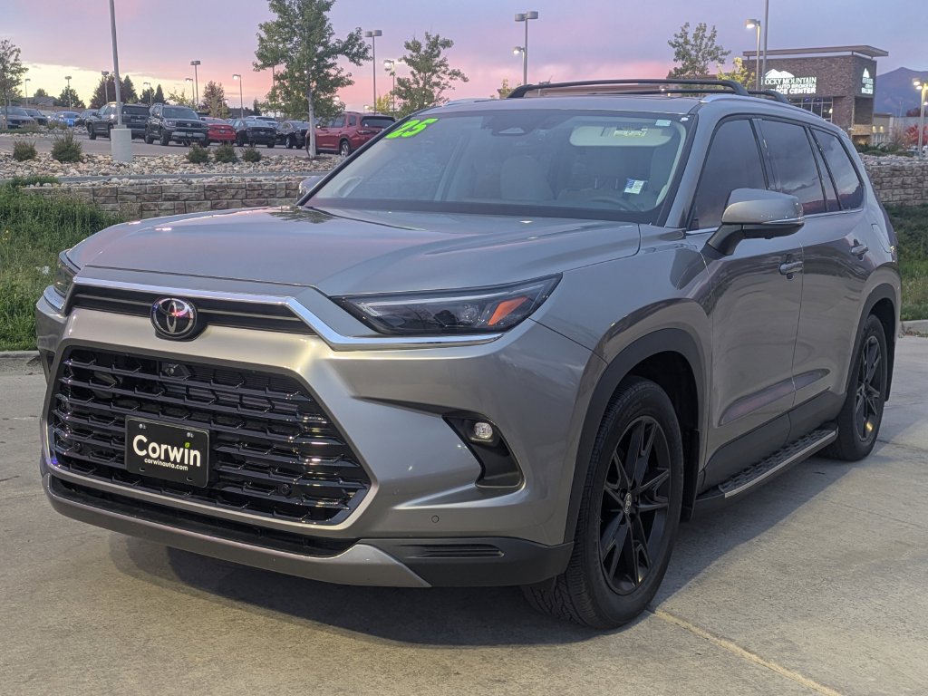 Used 2025 Toyota Grand Highlander AWD Hybrid image 3
