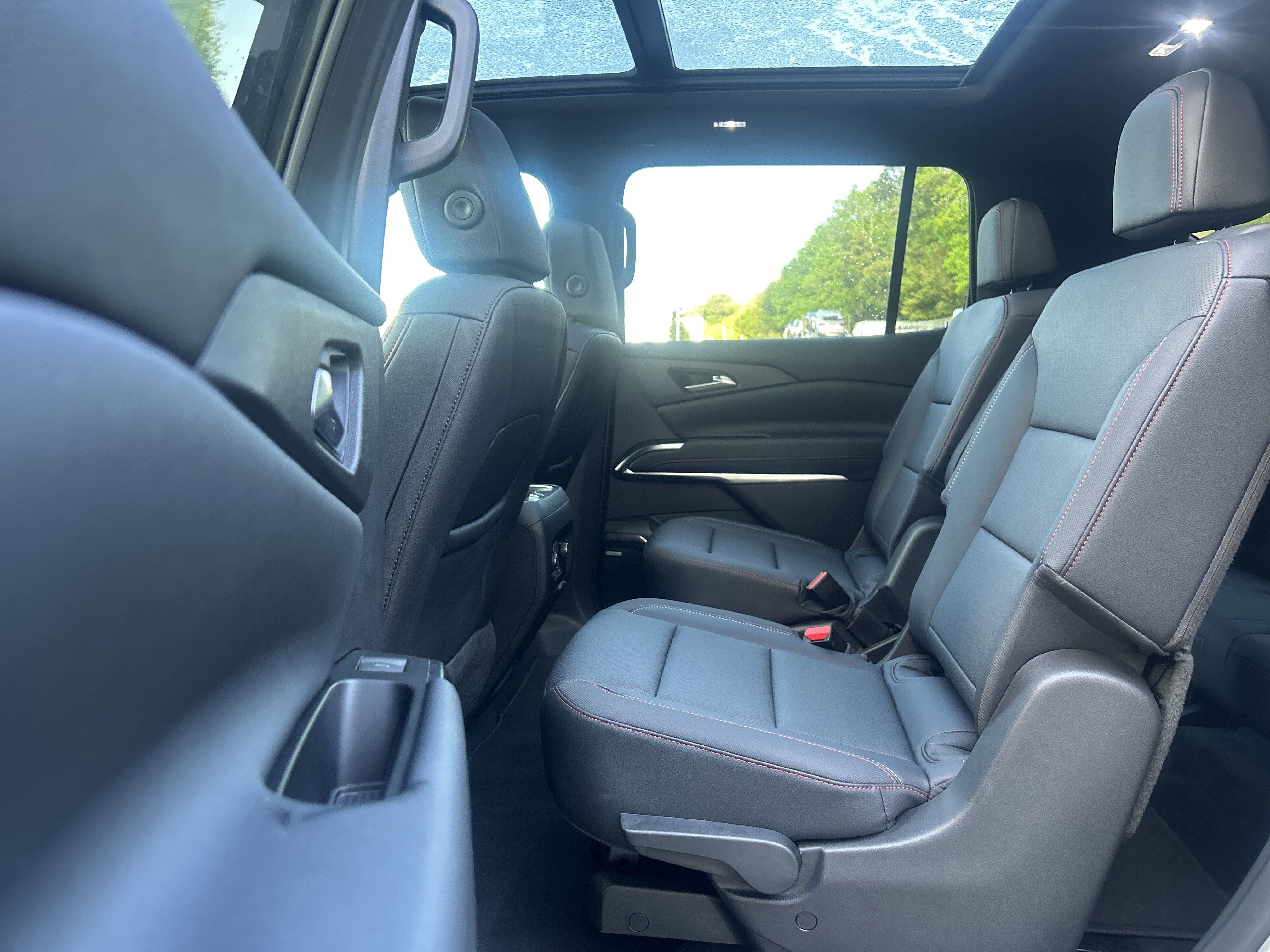 Used 2025 Chevrolet Traverse Z71 w/ Enhanced Driving Package AWD/4WD image 30