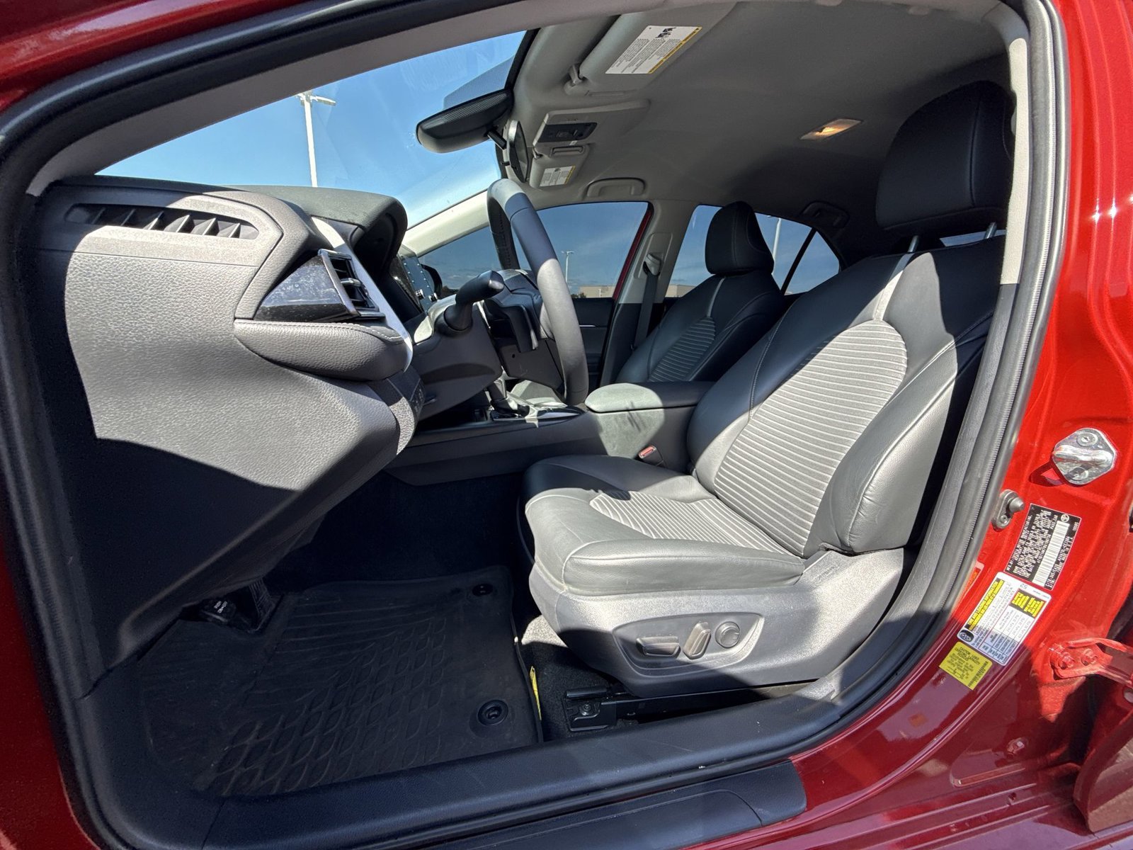 Used 2024 Toyota Camry SE FWD image 12