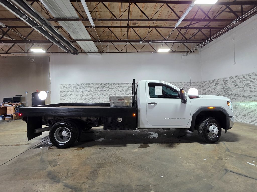 Used 2024 GMC Sierra 3500 Pro w/ Convenience Package image 3