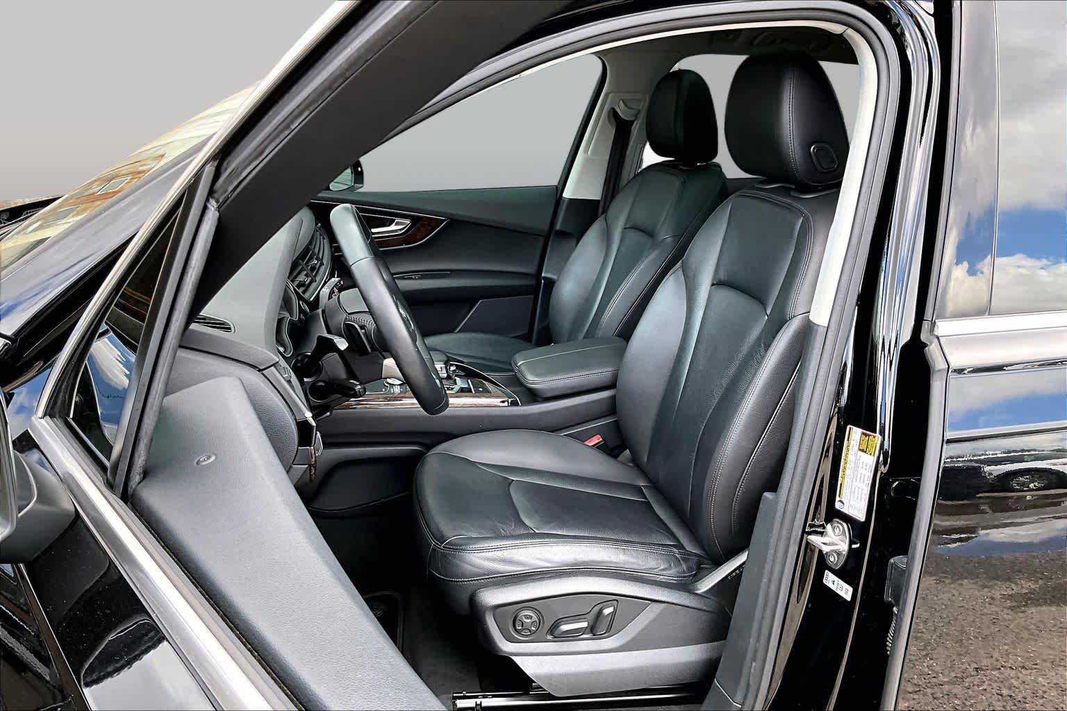 Used 2018 Audi Q7 3.0T Premium AWD/4WD image 8