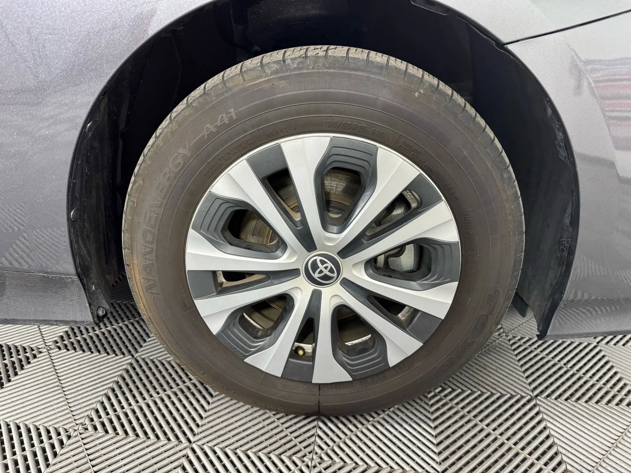 Used 2022 Toyota Prius Prime LE FWD image 44