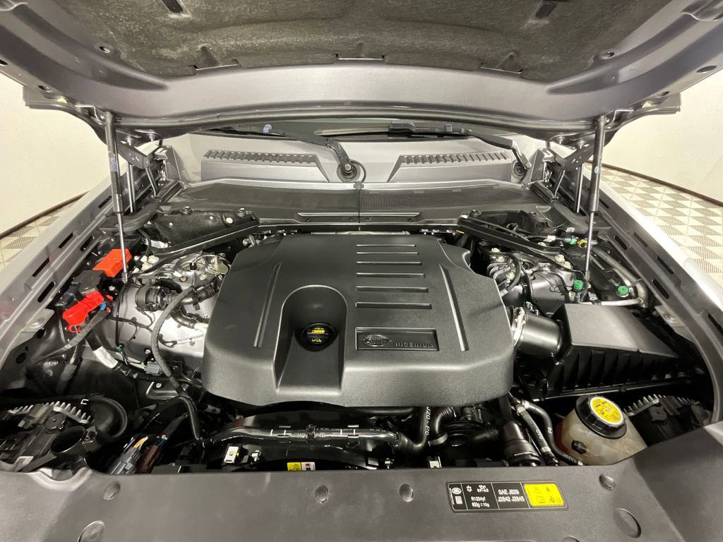 Certified 2024 Land Rover Defender 110 X-Dynamic SE AWD/4WD image 28