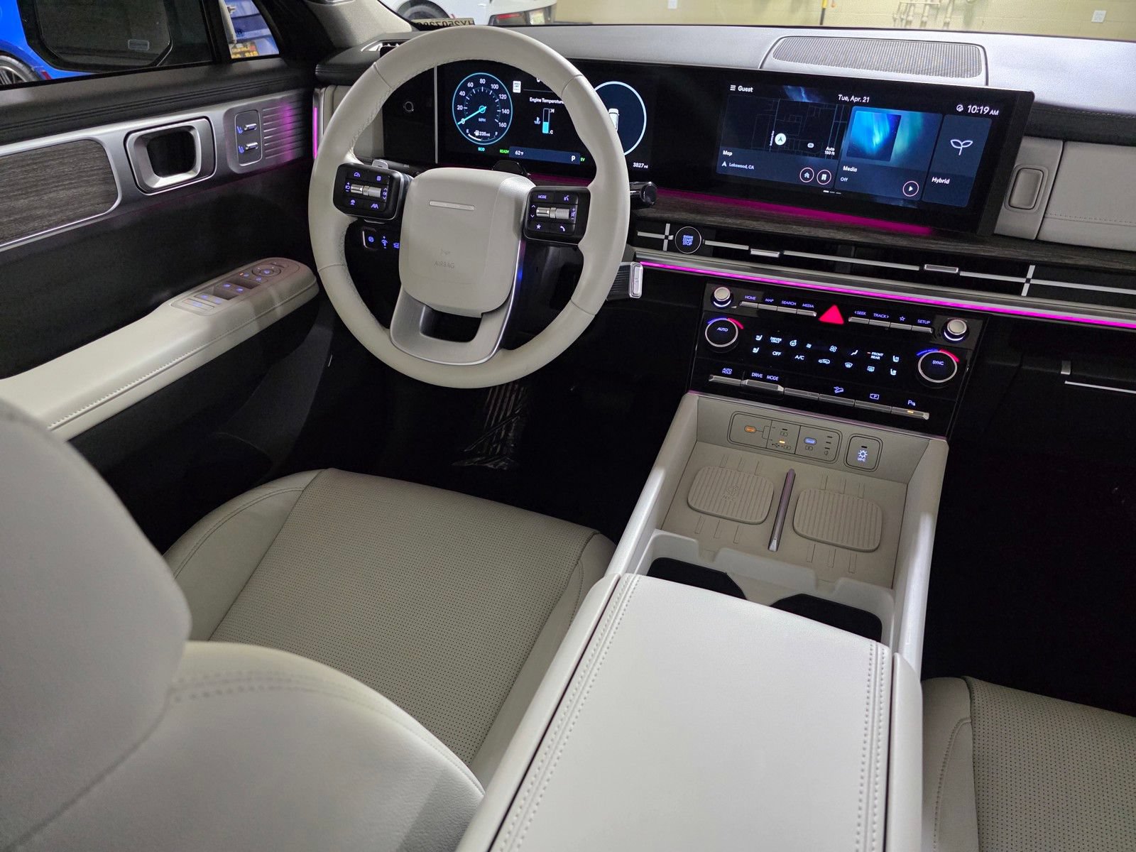 Certified 2025 Hyundai Santa Fe Limited FWD image 19
