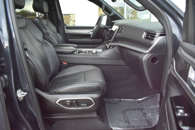 Used 2024 Jeep Wagoneer Series II AWD/4WD image 54