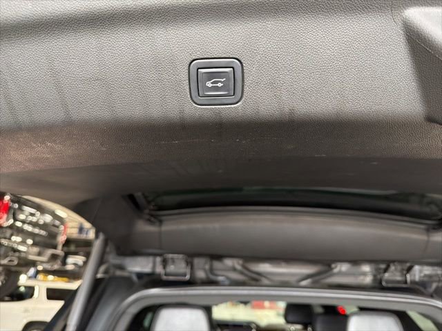 Used 2022 GMC Yukon Denali w/ Advanced Technology Package image 17