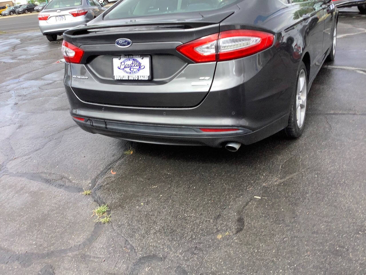 Used 2016 Ford Fusion SE FWD image 10