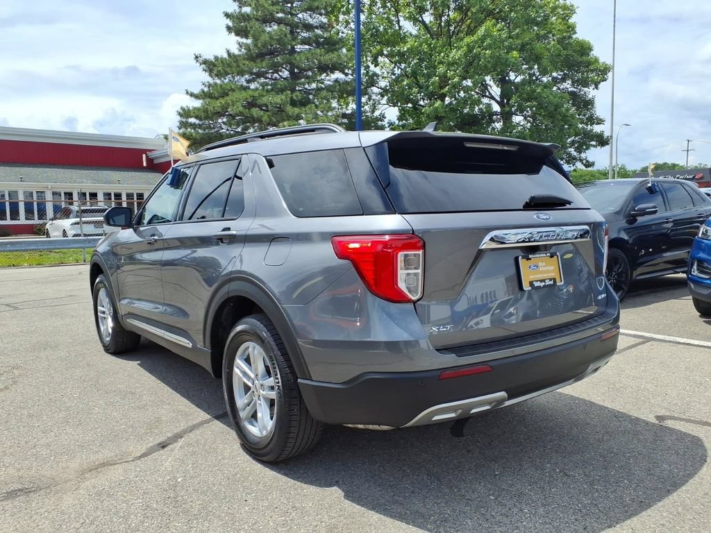 Used 2023 Ford Explorer XLT w/ Equipment Group 202A AWD/4WD image 9