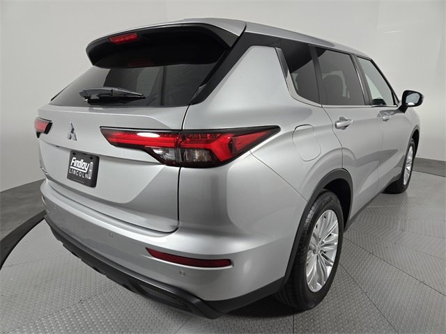Used 2022 Mitsubishi Outlander ES image 4