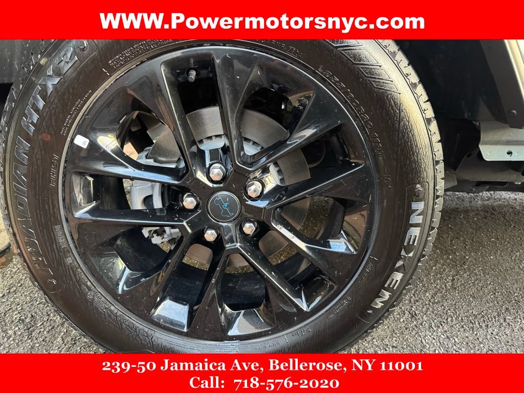 Used 2025 Jeep Wrangler Unlimited Sahara w/ Safety Group AWD/4WD image 13