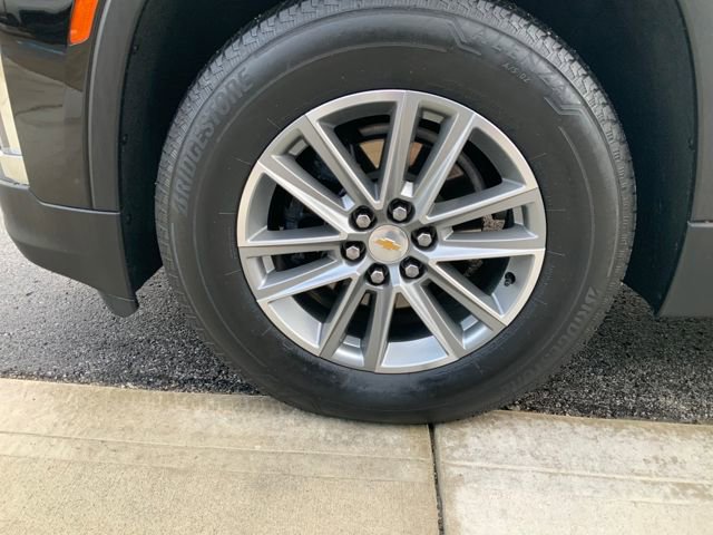 Used 2023 Chevrolet Traverse LT image 10