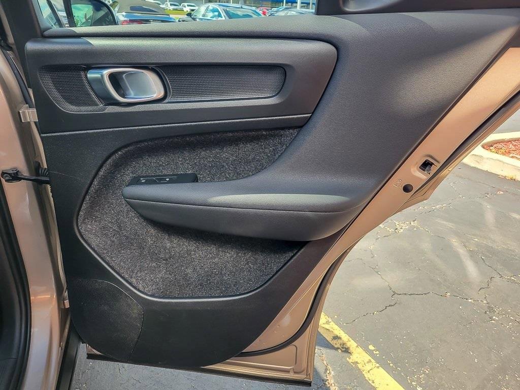 Used 2023 Volvo XC40 Recharge Ultimate w/ Protection Package Premier image 21