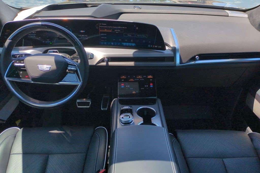 Certified 2026 Cadillac Vistiq Premium Luxury w/ LPO, Floor Liner Package AWD/4WD image 14
