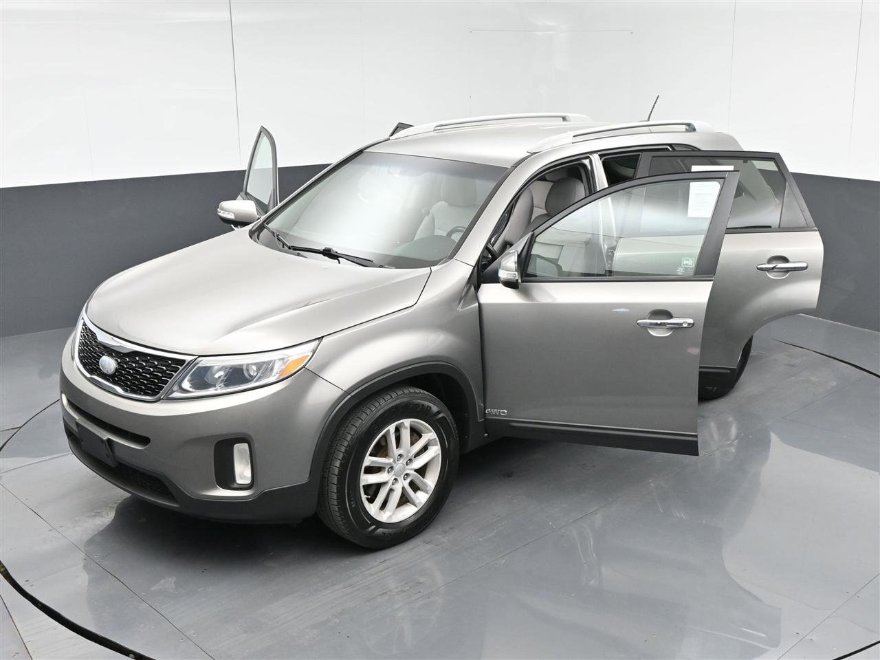 Used 2015 Kia Sorento LX image 38