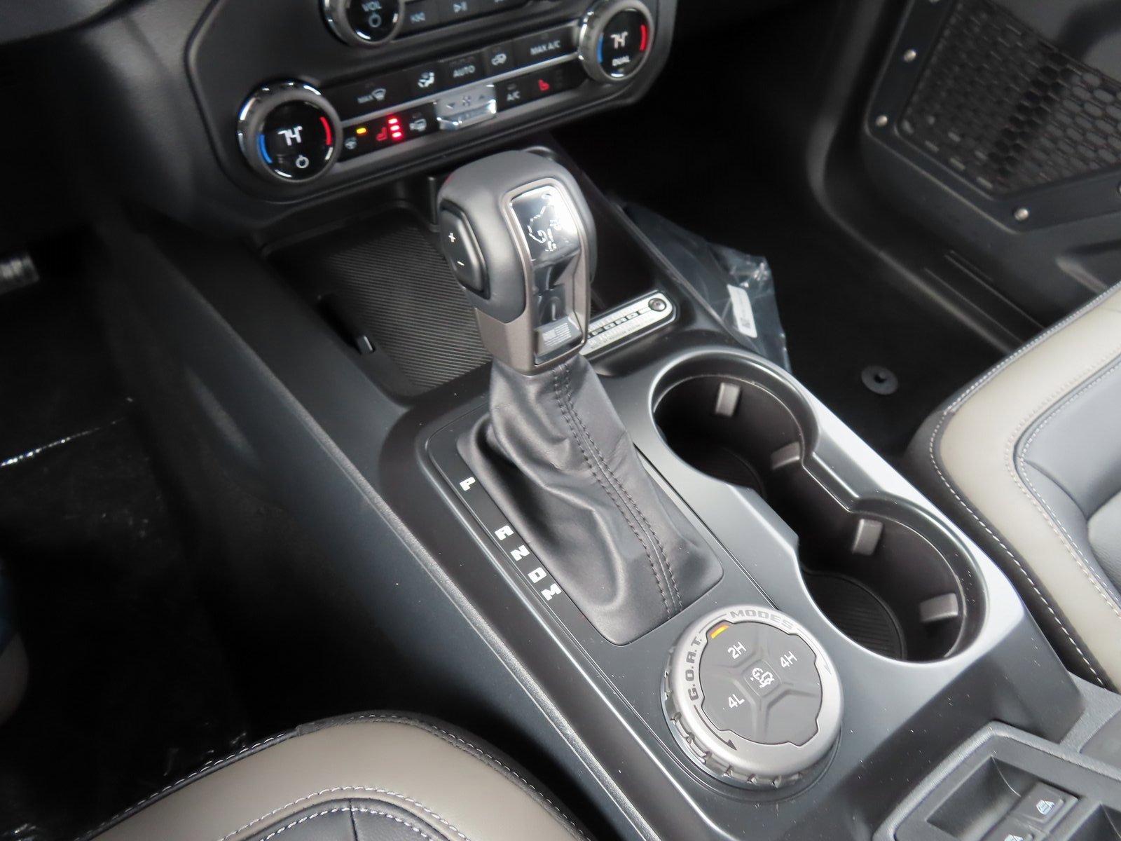 New 2025 Ford Bronco Outer Banks image 15