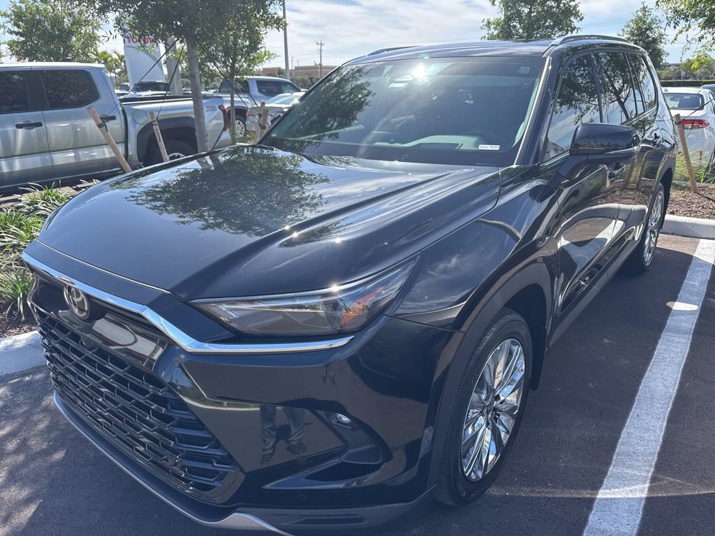 Used 2024 Toyota Grand Highlander Platinum image 2