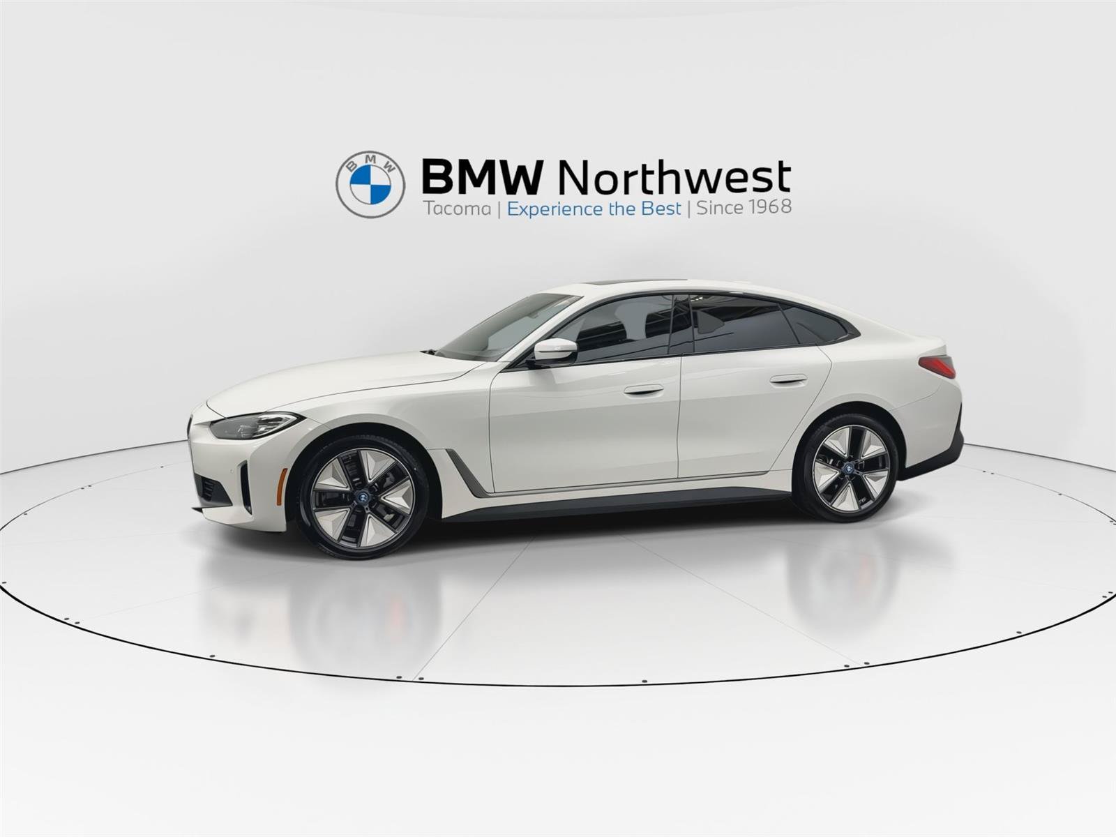 Used 2023 BMW i4 eDrive35 RWD image 10