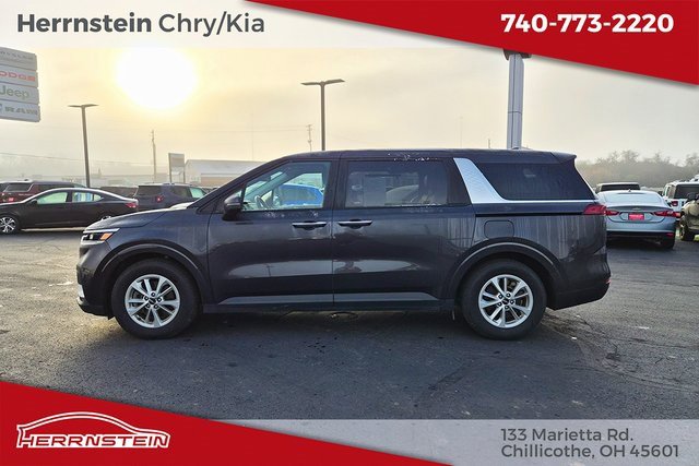 Used 2024 Kia Carnival LX image 4