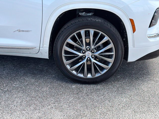 Used 2025 Buick Enclave Avenir FWD image 9