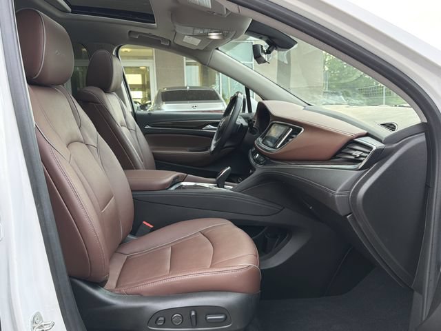 Used 2021 Buick Enclave Avenir w/ Avenir Technology Package AWD/4WD image 17