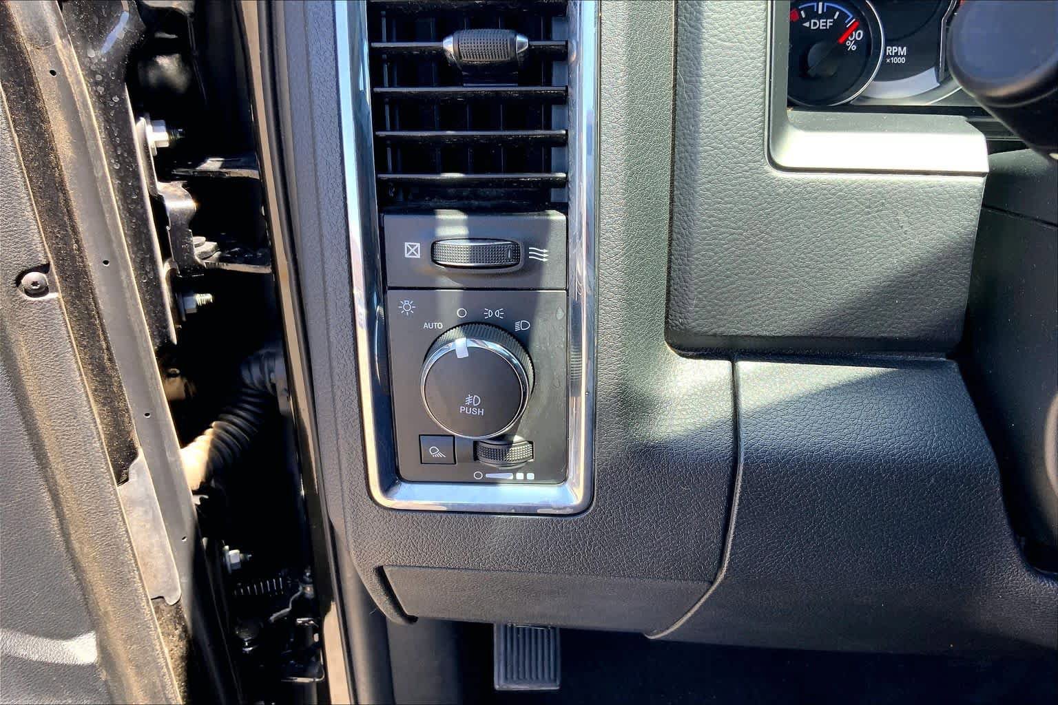 Used 2017 RAM 3500 Laramie AWD/4WD image 32