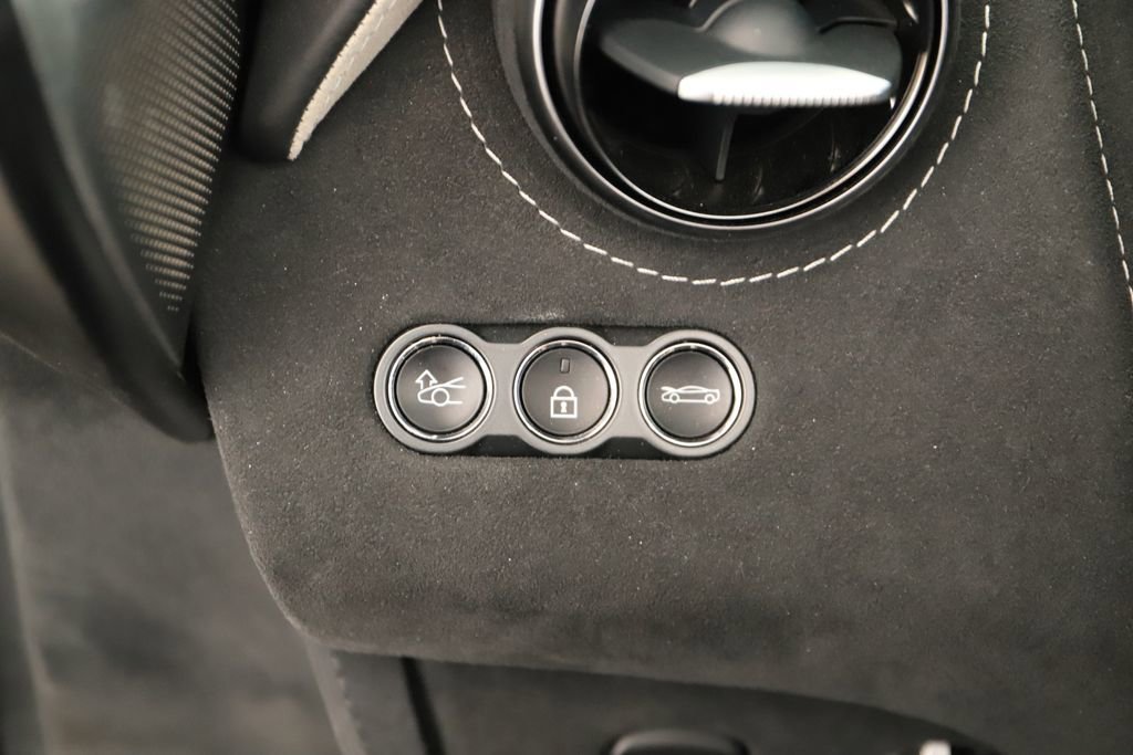 Used 2024 McLaren 750S Spider RWD image 27