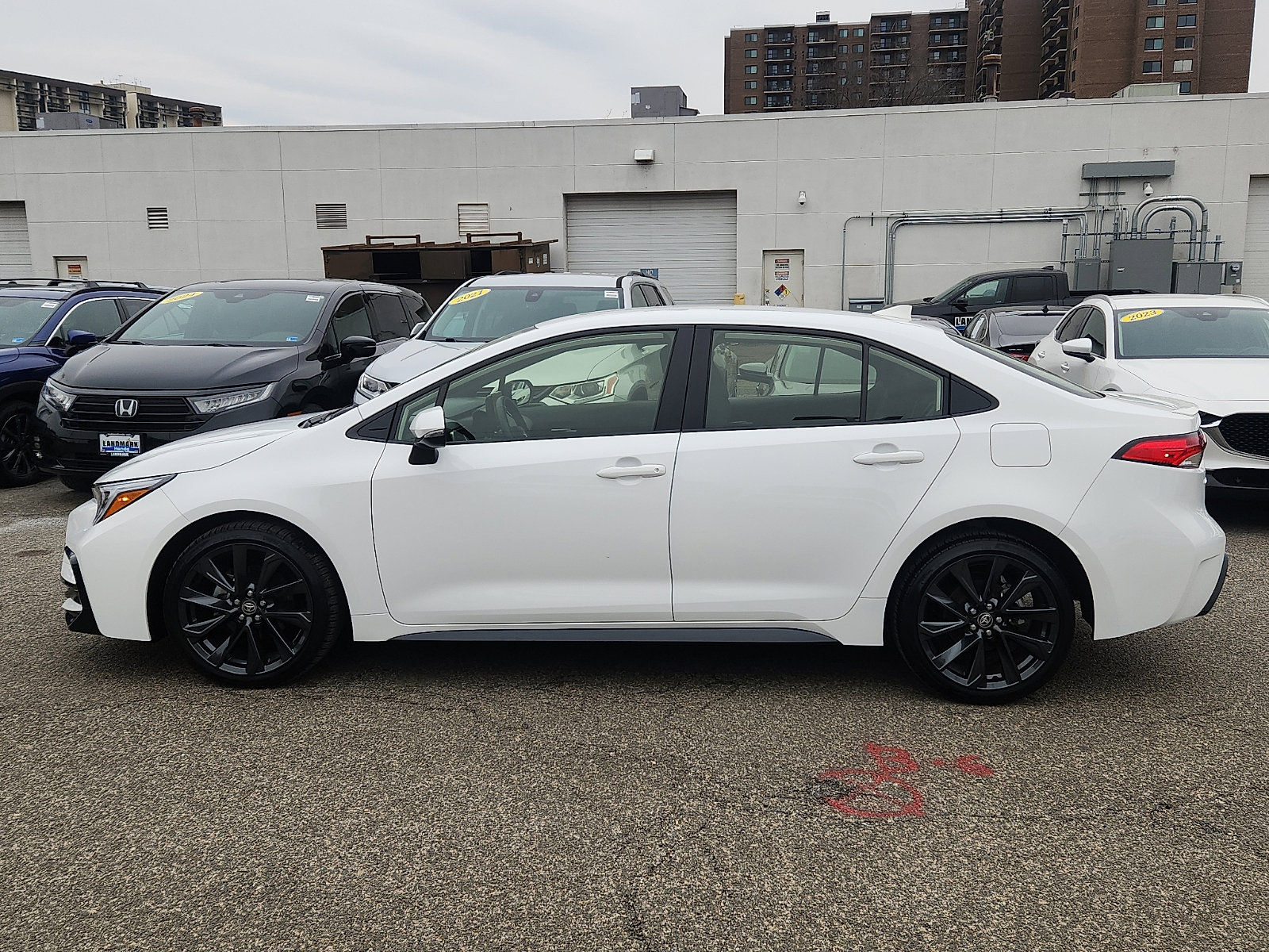 Used 2025 Toyota Corolla SE image 7