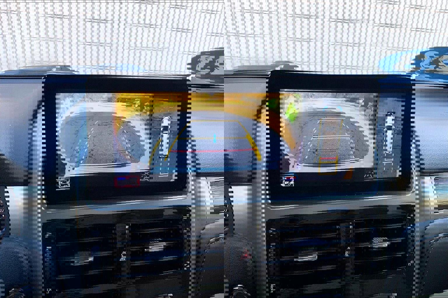 Used 2023 Lexus GX 460 Luxury w/ Accessory Package image 21