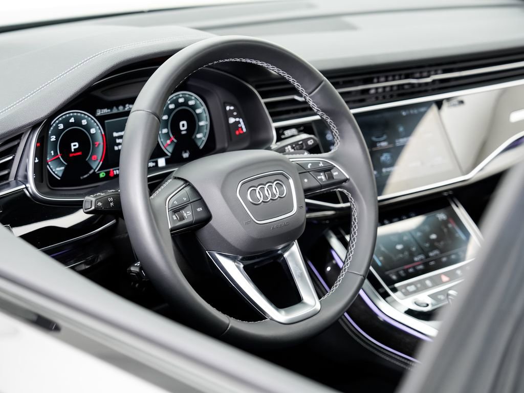 Certified 2025 Audi Q7 3.0T Premium Plus AWD/4WD image 9