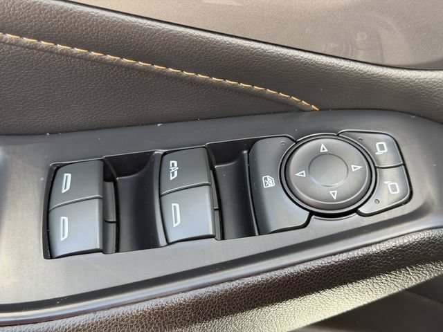 Used 2021 Chevrolet Traverse LT w/ LT Premium Package FWD image 23