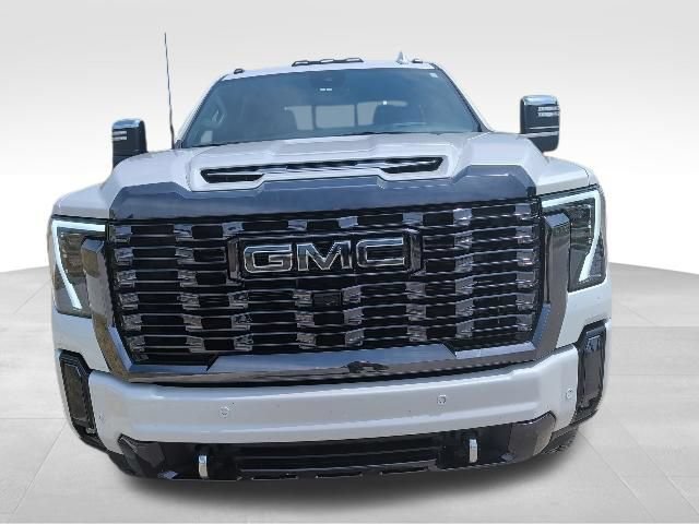 Used 2024 GMC Sierra 2500 Denali Ultimate w/ Max Trailering Package AWD/4WD image 8