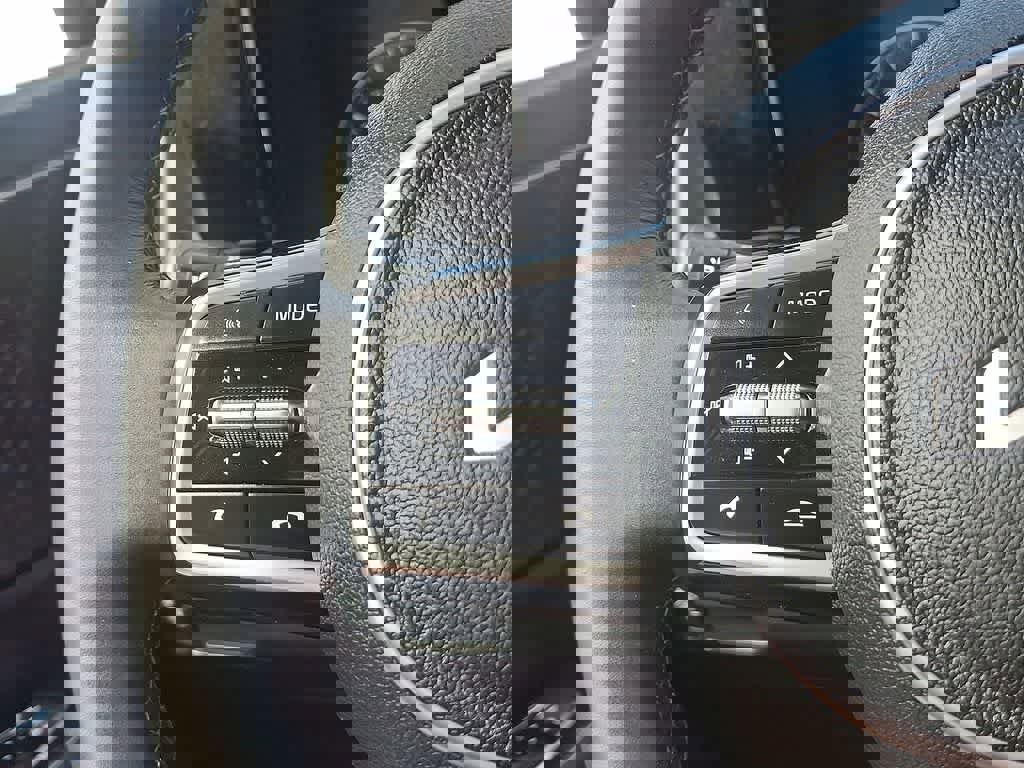 Used 2023 Kia Sorento S w/ Panoramic Sunroof Package image 17