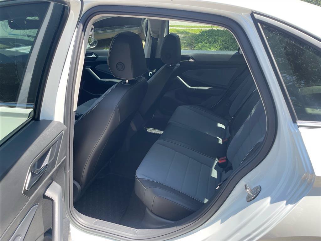 New 2026 Volkswagen Jetta SE FWD image 8