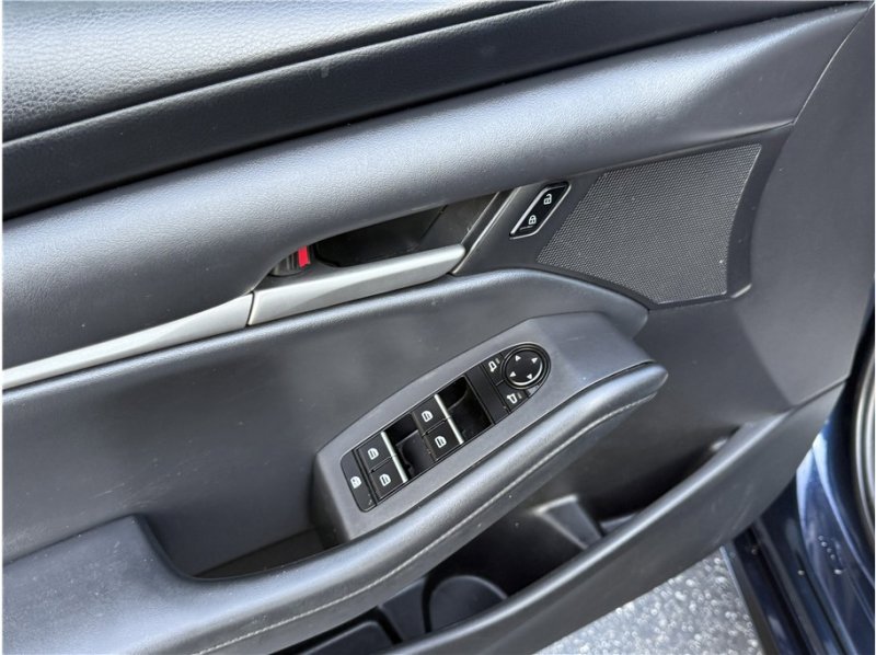 Used 2021 MAZDA MAZDA3 s image 16