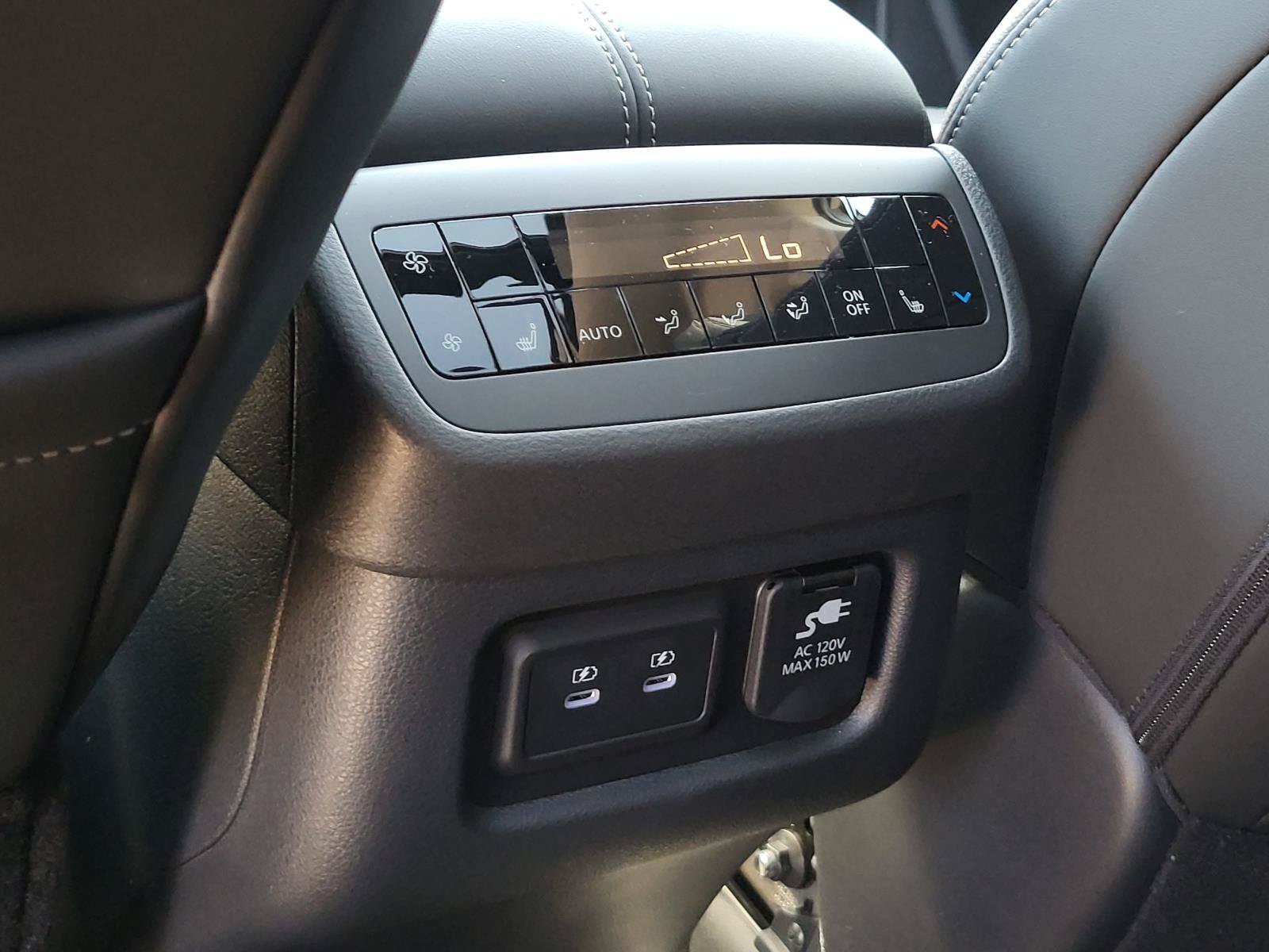 New 2026 Nissan Pathfinder Platinum w/ Accent Package FWD image 17