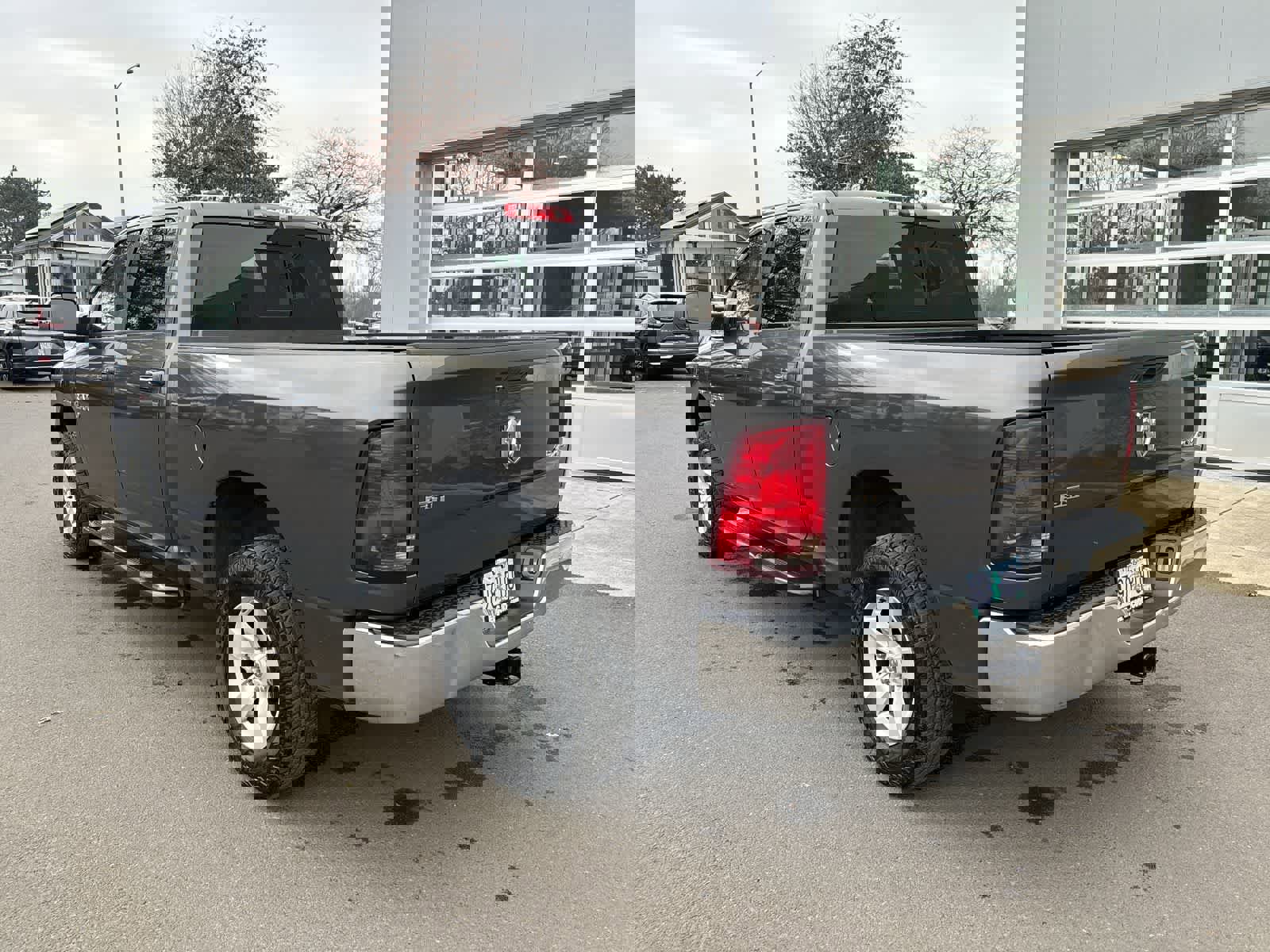 Used 2016 RAM 1500 Classic SLT image 3