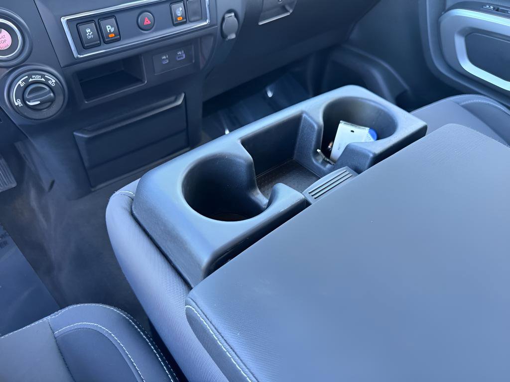 Used 2022 Nissan Titan SV image 33