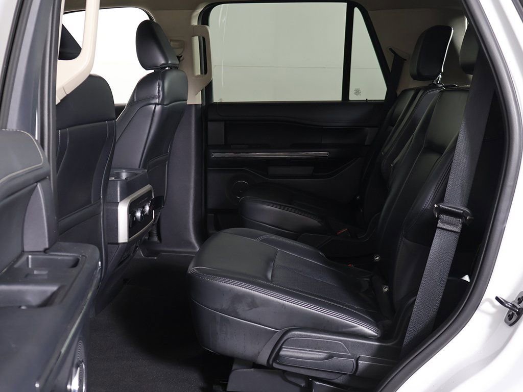 Used 2023 Ford Expedition XLT image 32