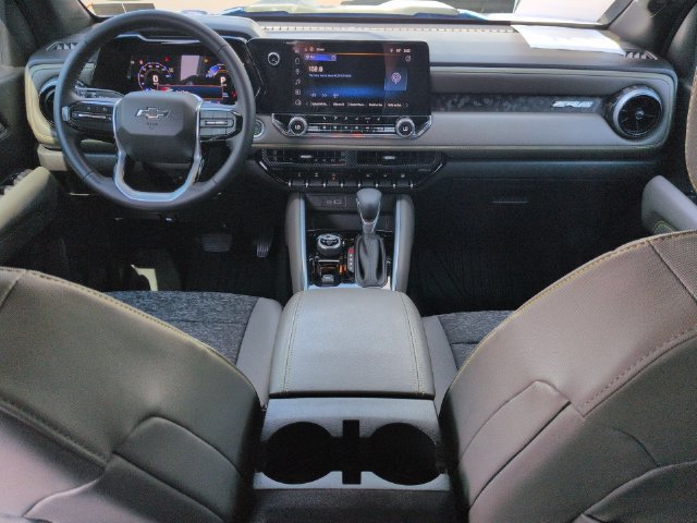 Used 2024 Chevrolet Colorado ZR2 w/ Technology Package AWD/4WD image 23