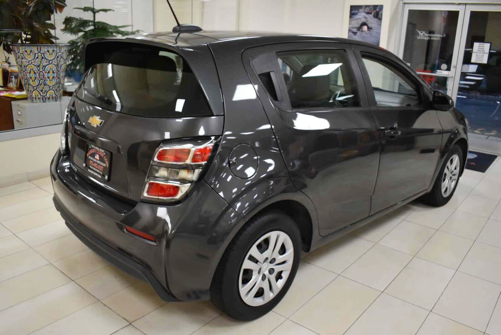 Used 2019 Chevrolet Sonic LT FWD image 4