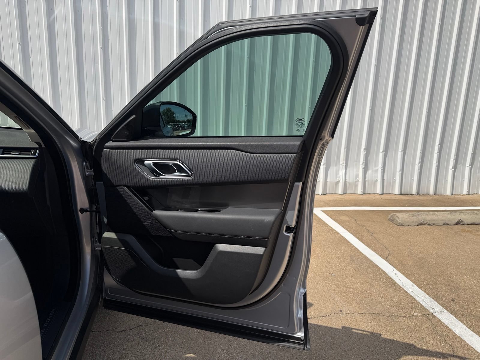Used 2019 Land Rover Range Rover Velar AWD/4WD image 25