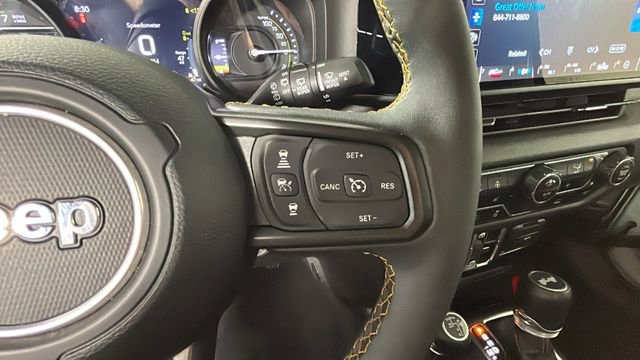 Used 2024 Jeep Wrangler Unlimited w/ Convenience Group AWD/4WD image 16