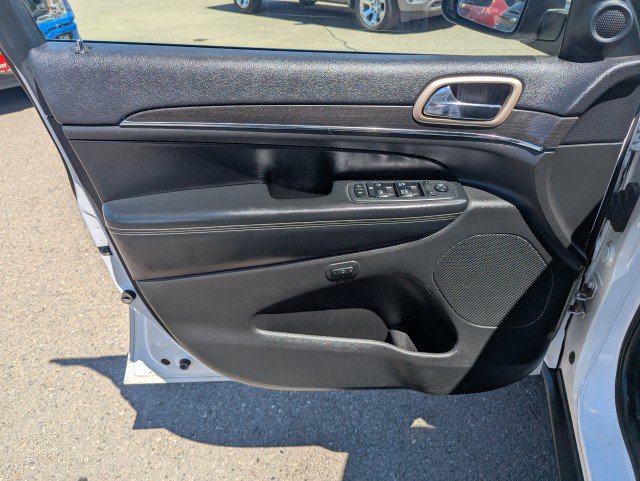 Used 2017 Jeep Grand Cherokee Limited w/ Luxury Group II AWD/4WD image 9