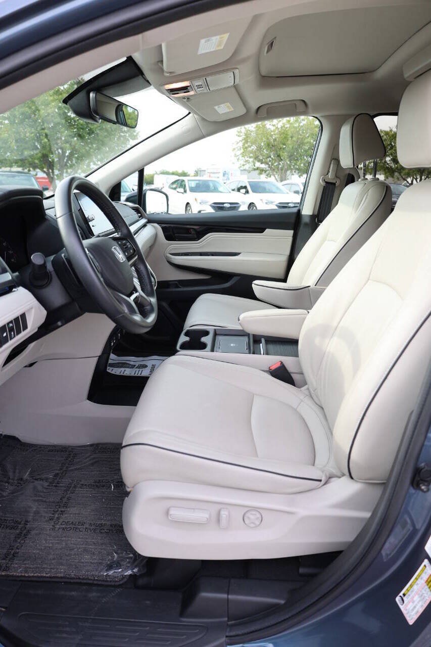 Used 2025 Honda Odyssey Touring image 13