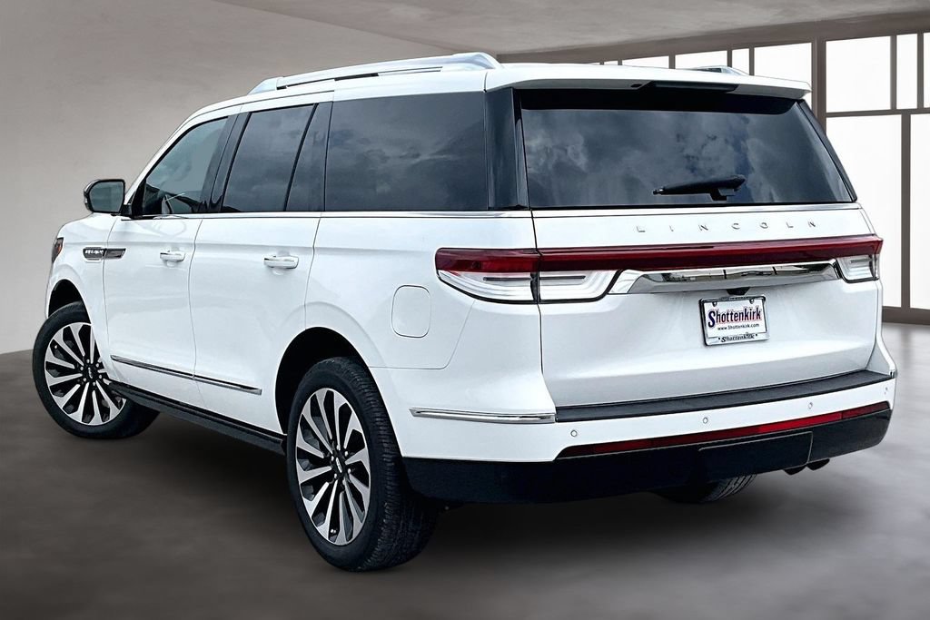 Used 2022 Lincoln Navigator Reserve AWD/4WD image 4