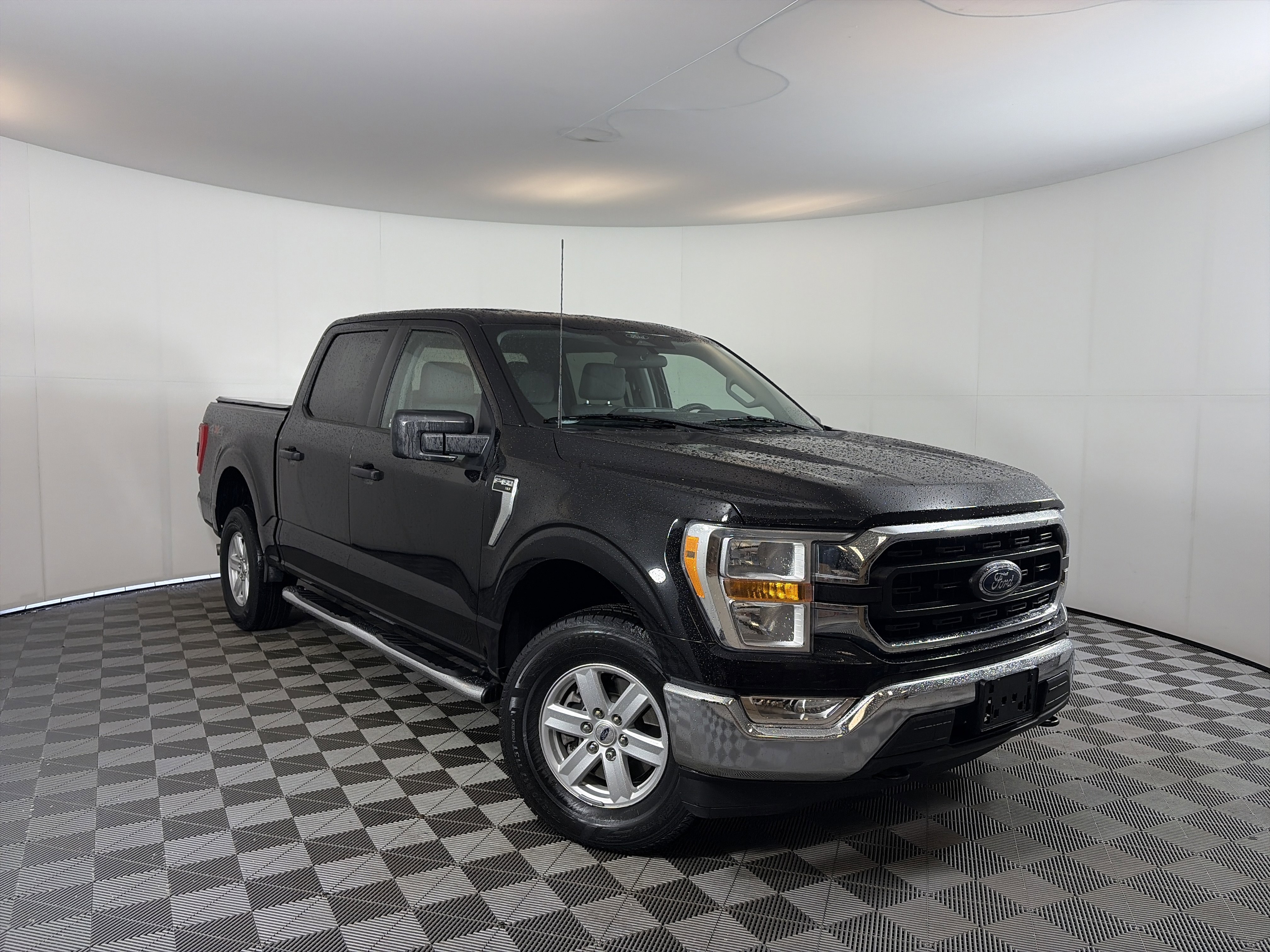 Used 2022 Ford F150 XLT AWD/4WD image 1