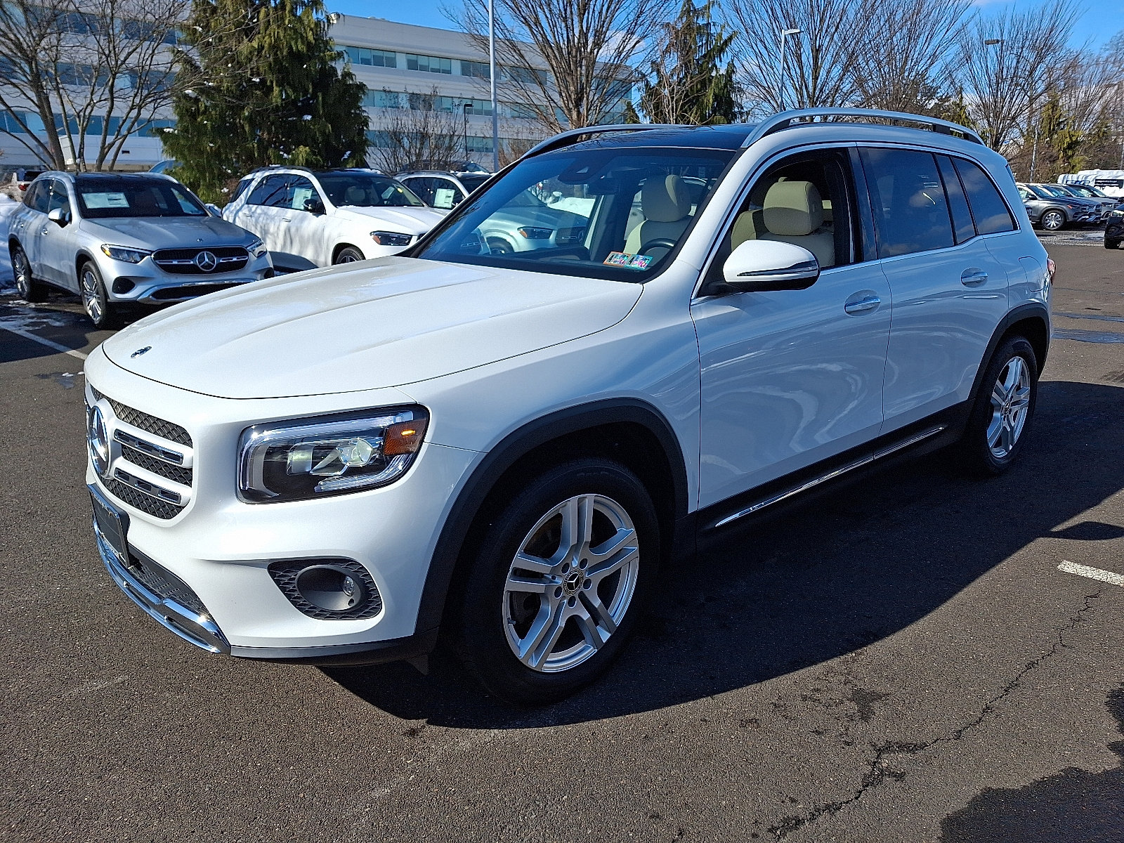 Certified 2022 Mercedes-Benz GLB 250 4MATIC image 3