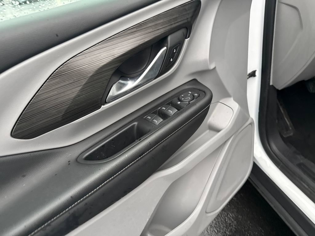 Used 2024 GMC Terrain SLE image 12