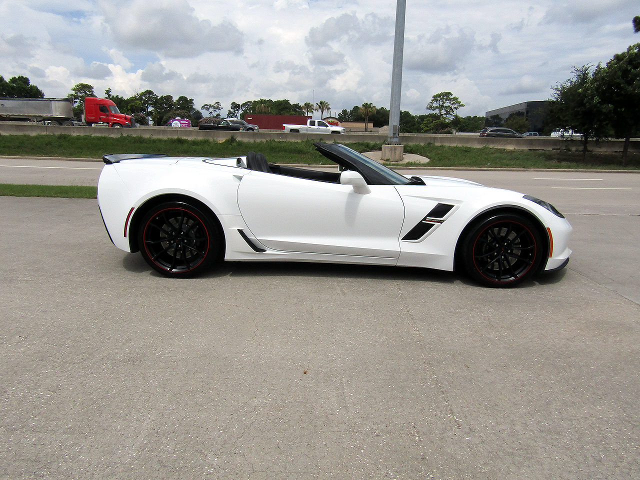 Used 2019 Chevrolet Corvette Grand Sport RWD image 4