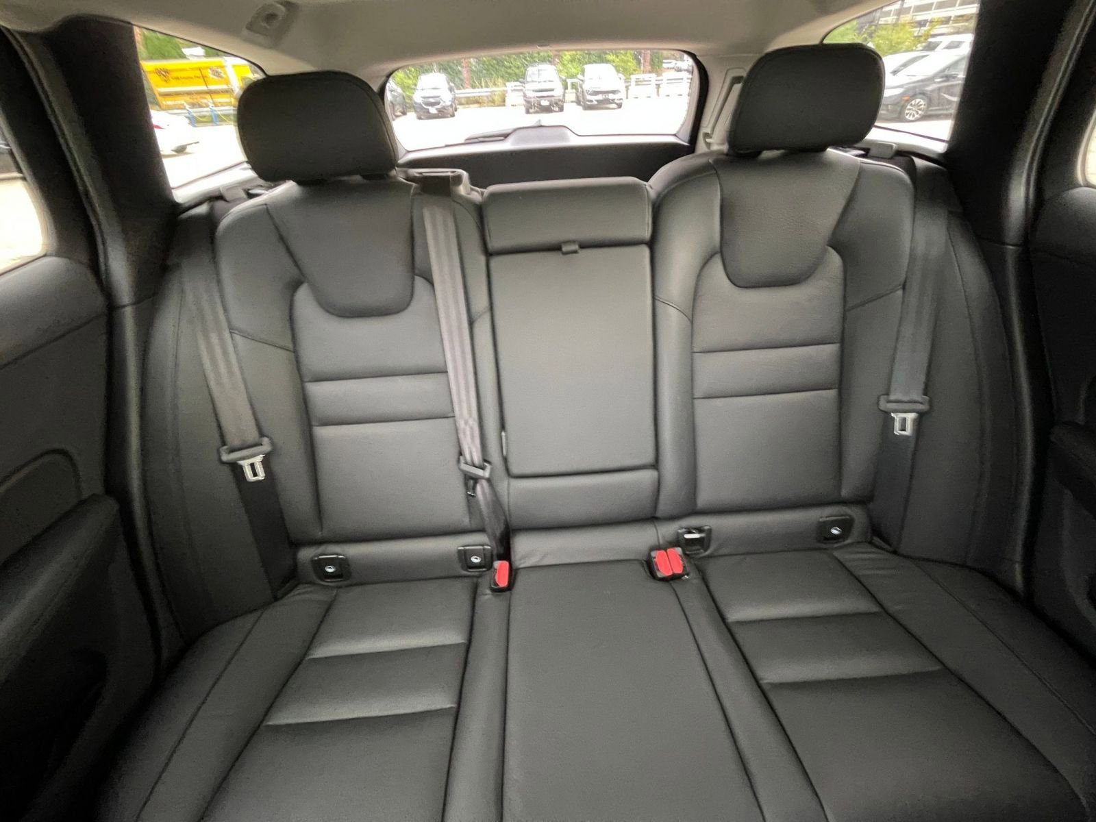 Used 2025 Volvo V60 B5 Cross Country Plus image 37